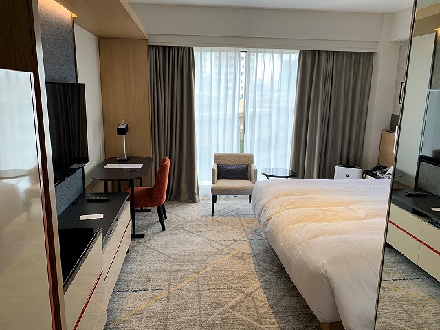 シェラトン都ホテル東京　プレミアムフロア　スーペリア　室内の様子１