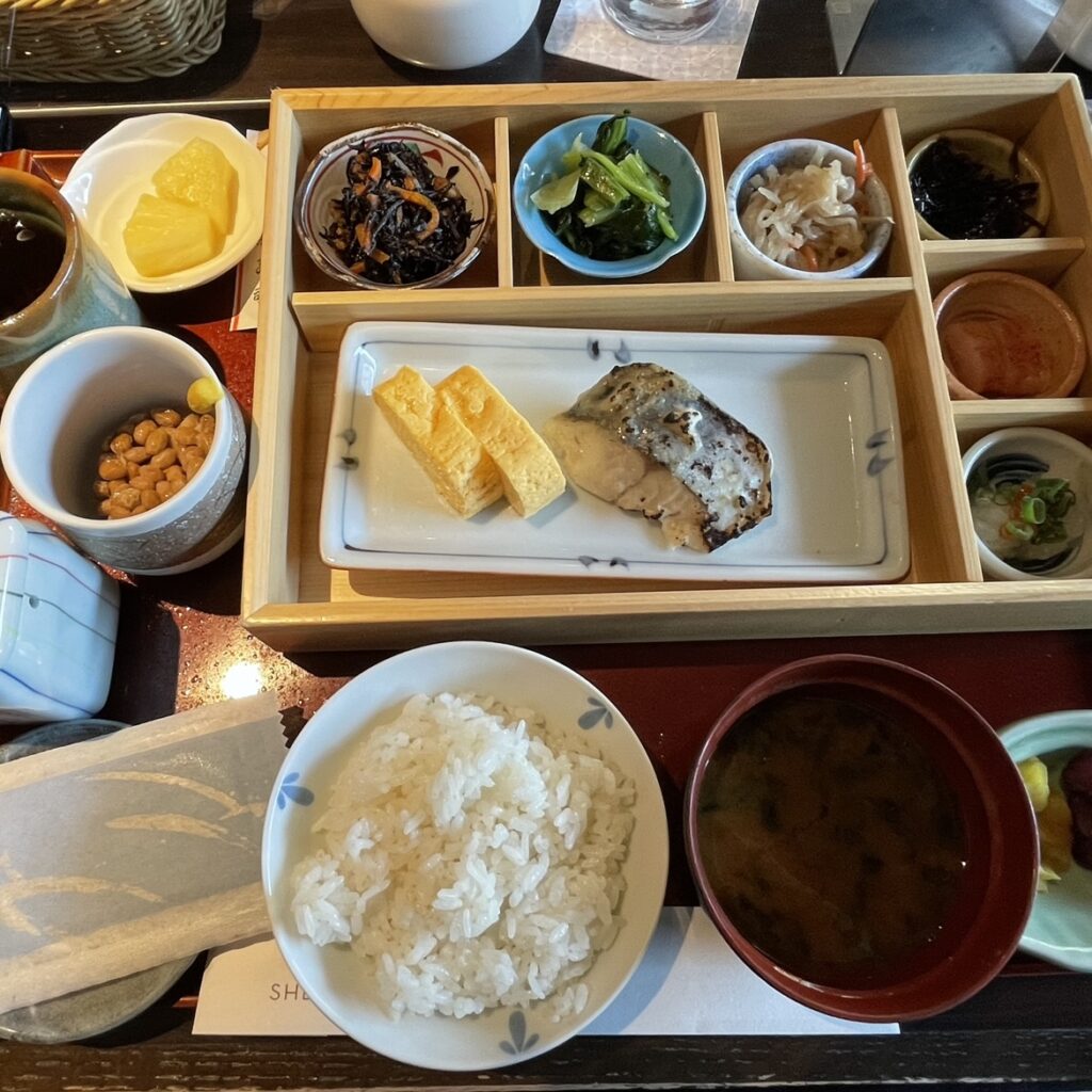 シェラトン都ホテル東京　カフェ・カルフォルニア　朝食（和定食）